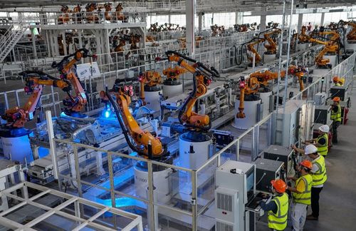 高能預(yù)警 恒大汽車基地實(shí)景首度曝光，前瞻設(shè)計(jì)引領(lǐng)行業(yè)新想象